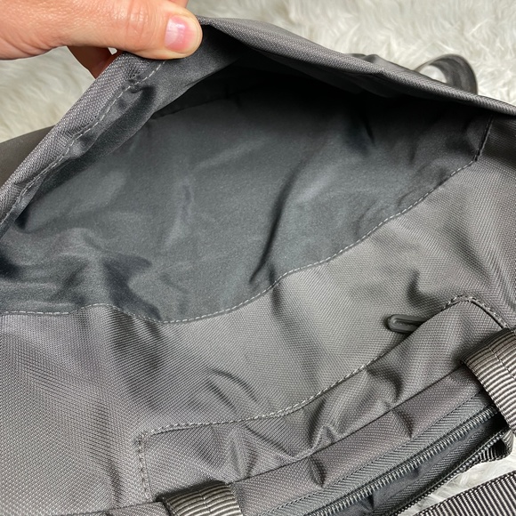 Case Logic Laptop Messenger Bag - Picture 3 of 7